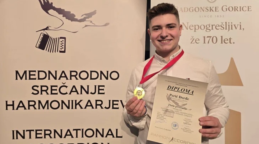 MLADI VIRTUOZ IZ BIJELJINE BRILJIRAO U SLOVENIJI: ZLATNO PRIZNANJE ZA ĐORĐA PERIĆA